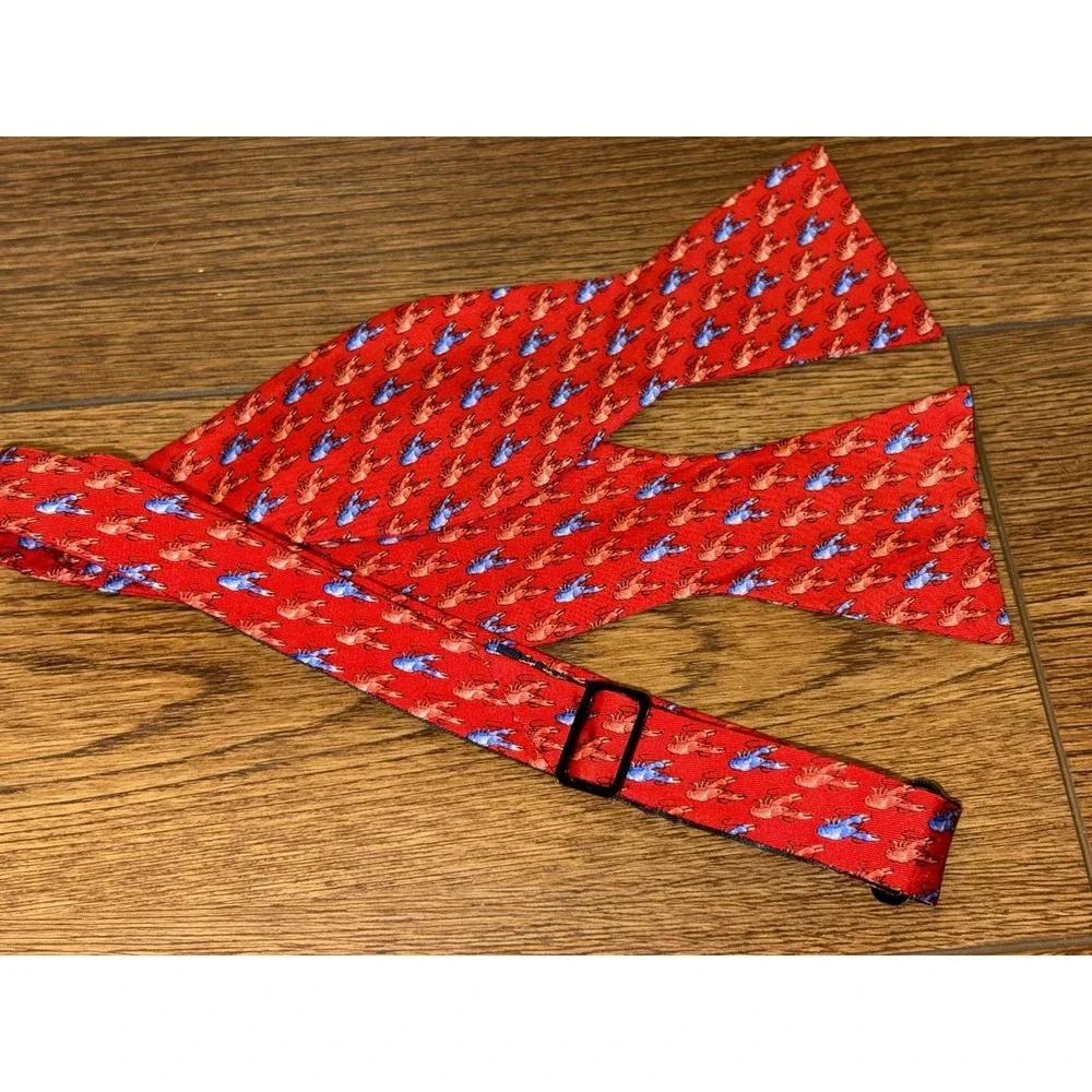 Pelican Coast Mens Silk Bow Tie  Novelty Self Tie Crawfish Red Lobster Bowtie